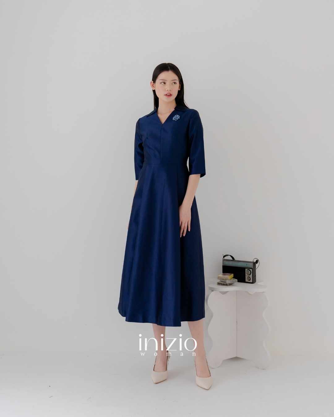 Dyana dress in Navy